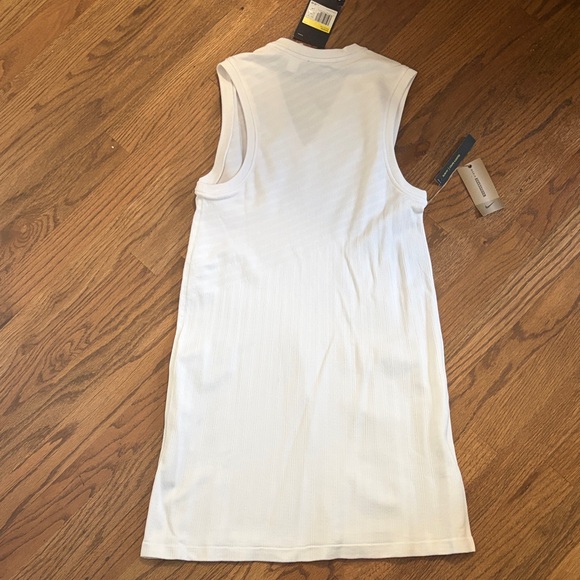 NWT Nike White V-Neck Sleeveless Dress - Picture 4 of 4